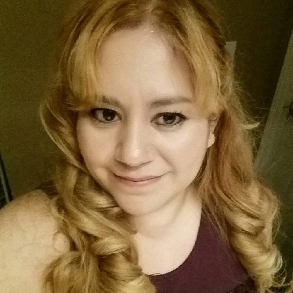 Meet your Posher, Yesenia